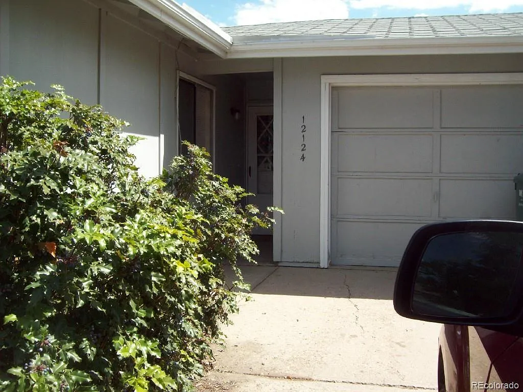 3 bed, 2.0 bath, 1124 sqft, $1,795 — Photo 2