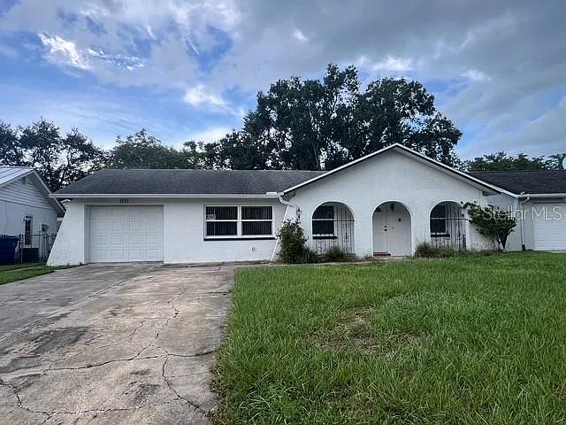 3 bed, 2.0 bath, 1872 sqft, $2,100 — Photo 2