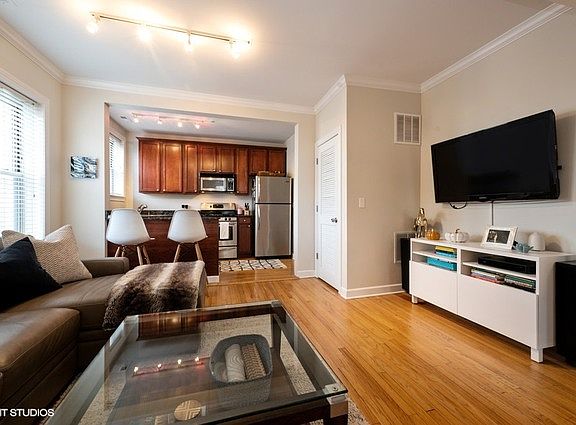 3rd image of 2151 W McLean Ave #3
