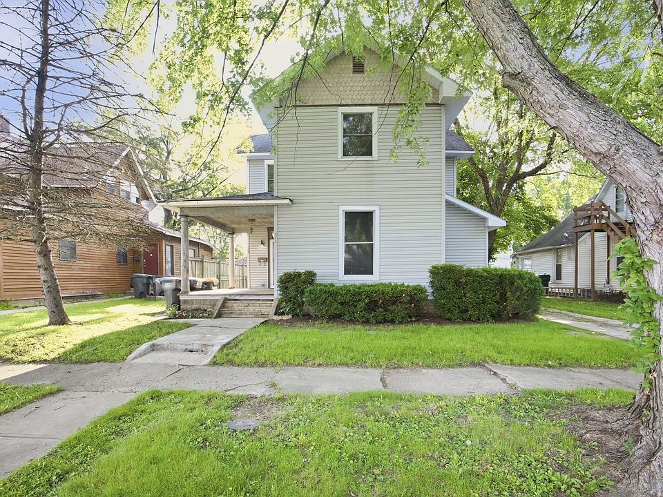 1st image of 810 College Dr