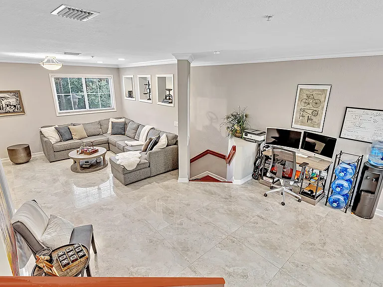 323 Bayfront Dr — Photo 32