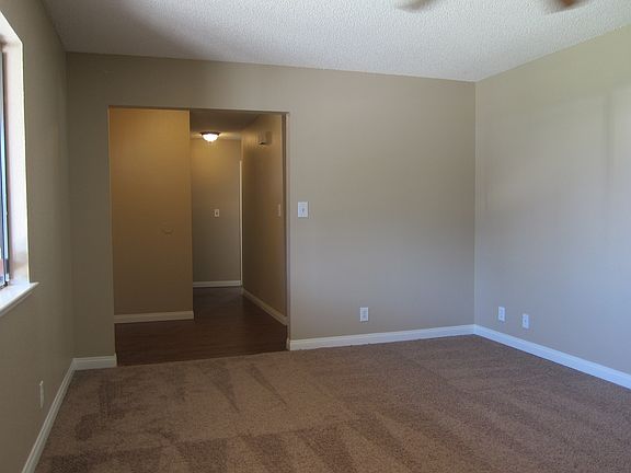 4th image of 4260 E Chicago Ave