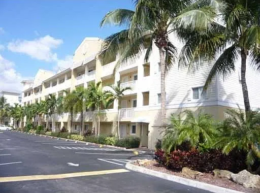 1515 E Broward Blvd #305 — Photo 29