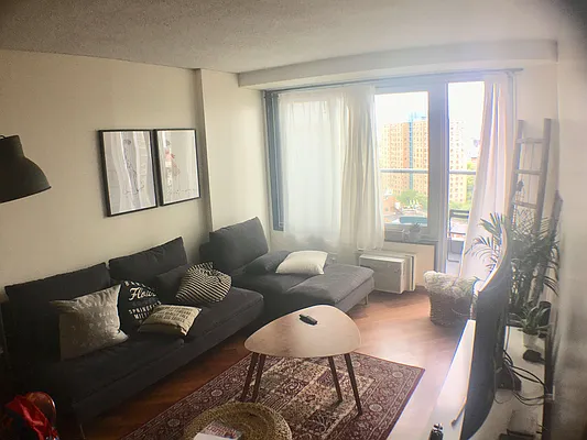 Rented by Highline Residential | media 14
