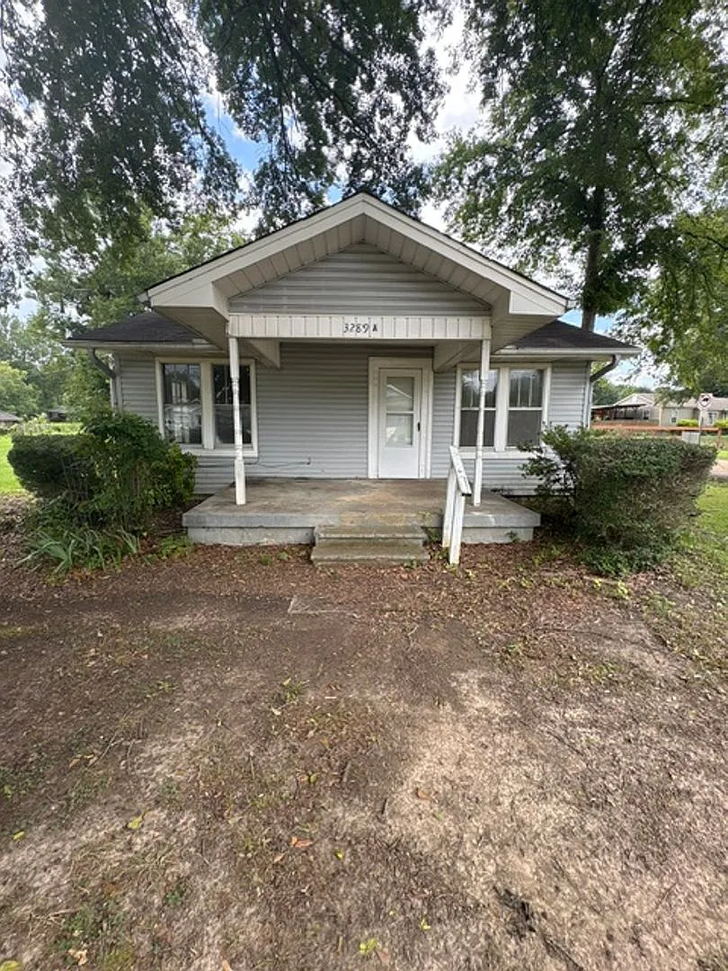 3289 South Green St — Photo 1
