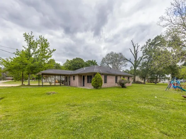 308 Gibbs St, Devers, TX 77538