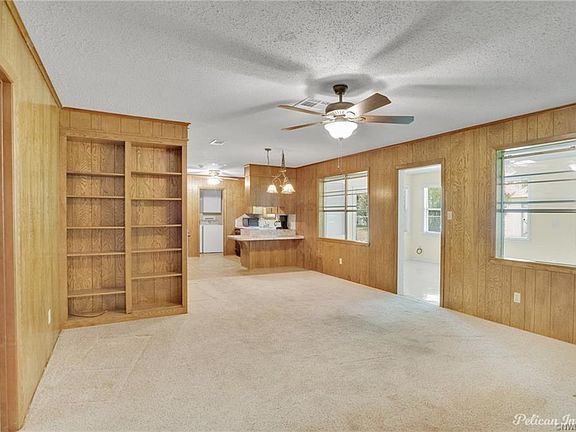 3rd image of 414 Plaza Cir