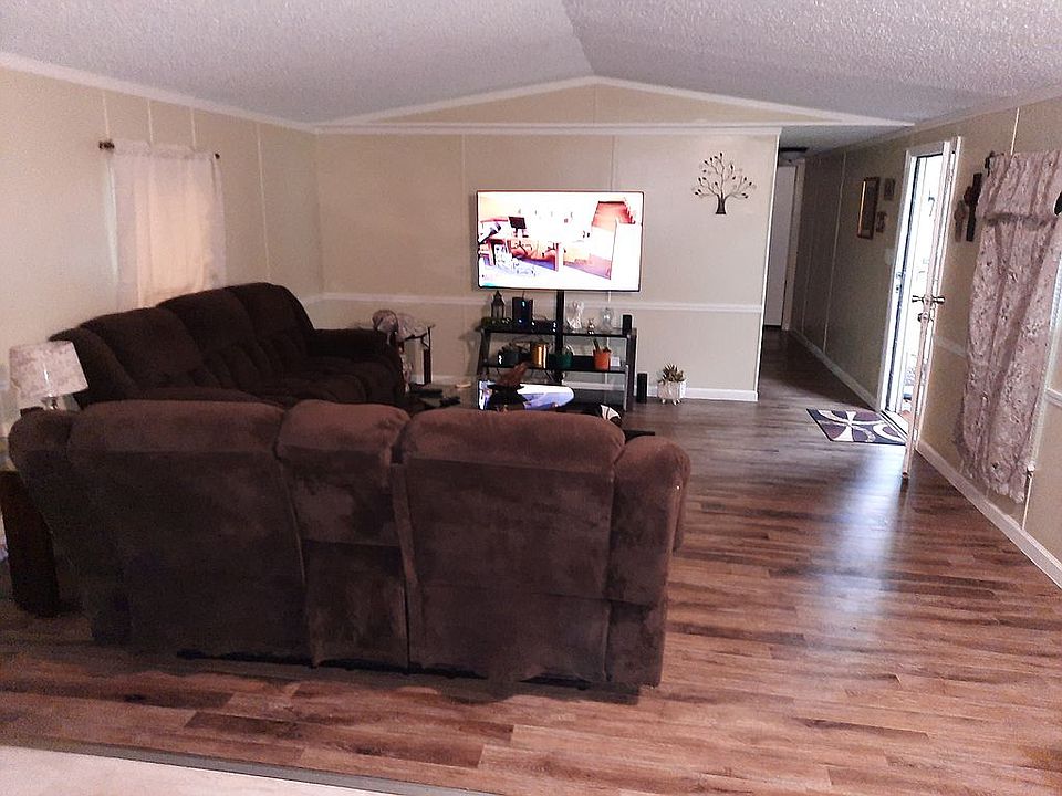 1st image of 144 Skyland Dr