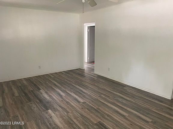 2nd image of 426 Parkwood Terrace