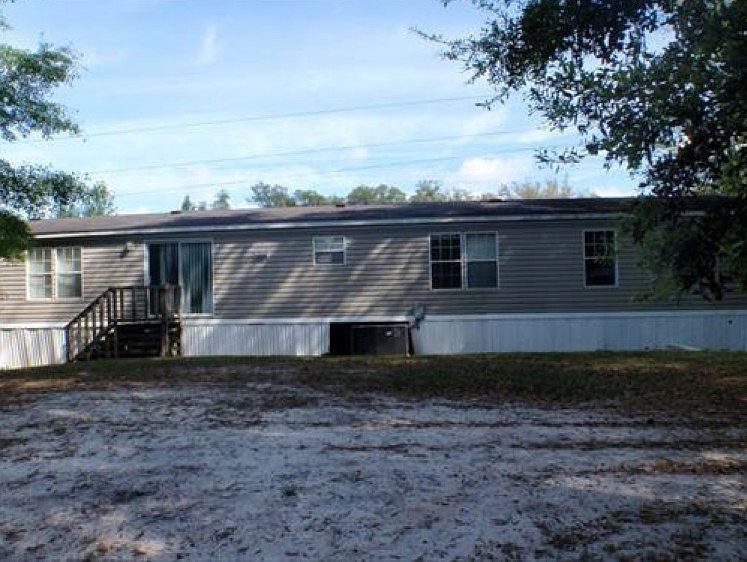 2nd image of 3801 Heavens Ln