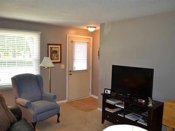 3rd image of 8127 Newfield Dr