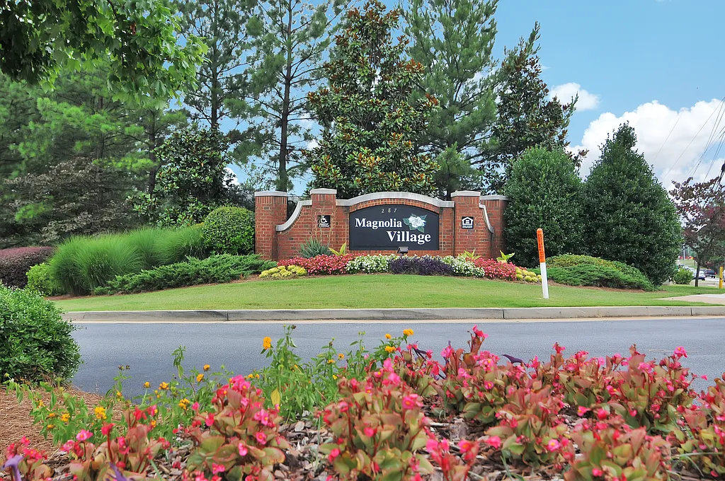 Magnolia Village Apartments — Photo 1