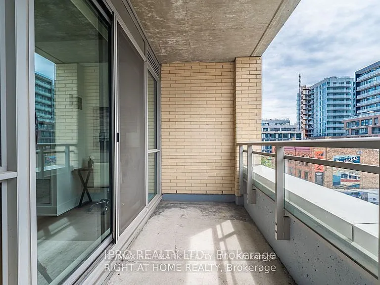 630 Queen St E #413 — Photo 15