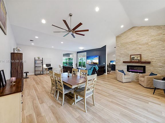 2nd image of 1190 Balboa Ct