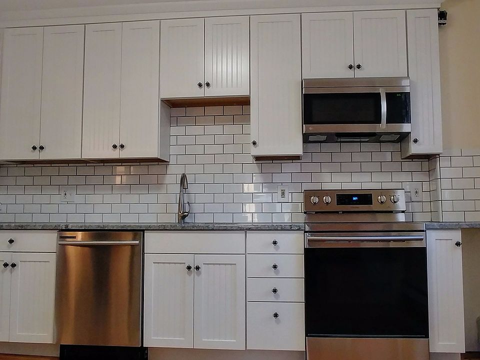 1st image of 8 Bedford St #1F