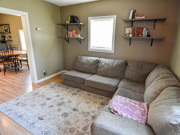 4th image of 615 Markley Ave S