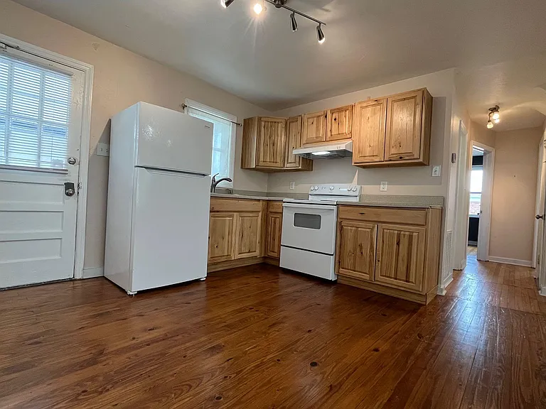 2610 Colonial Ave SW — Photo 13