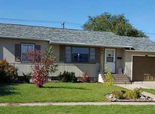 1006 9th Ave NE, Jamestown, ND 58401