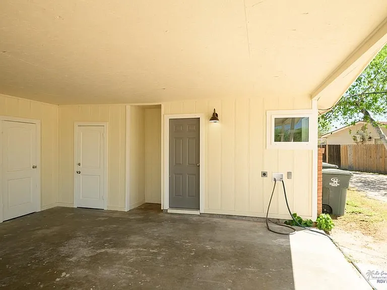 1821 Warren St — Photo 30