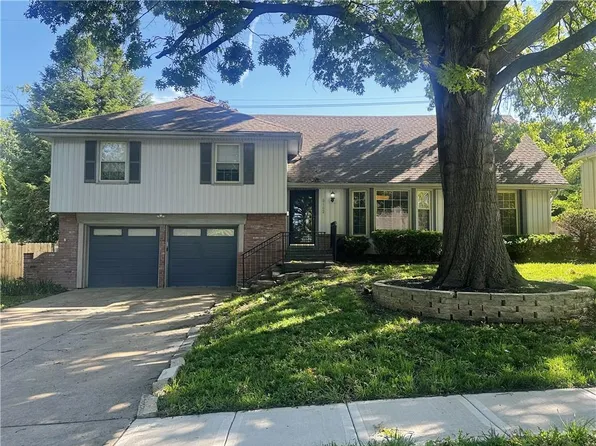 9102 W 81st Ter, Overland Park, KS 66204