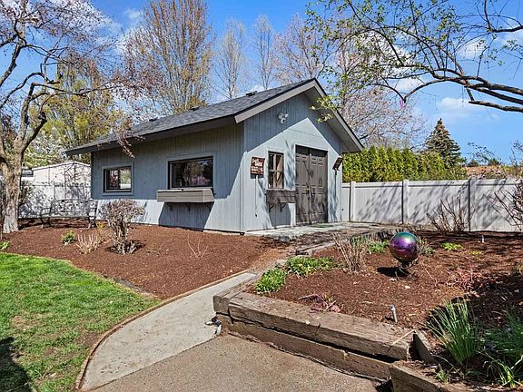 4th image of 3121 E Tara Dr