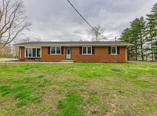 901 Smith School Rd E, New Harmony, IN 47631