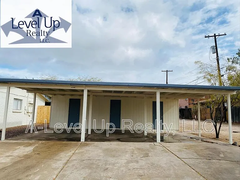 1854 N 5th Ave — Photo 8
