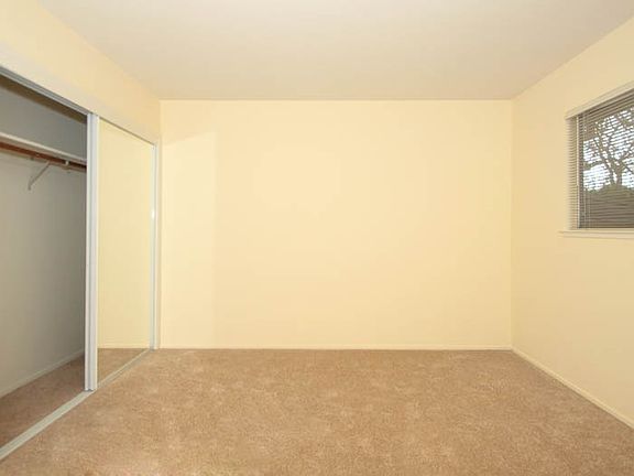 5th image of 562 Kendall Ave APT 45