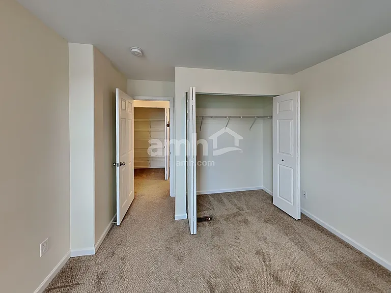 320 Abbey Ave — Photo 15