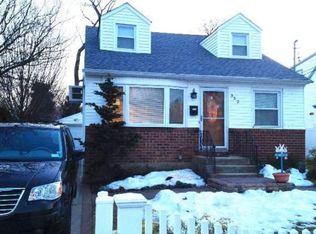 352 Chambers Ave, East Meadow, NY 11554
