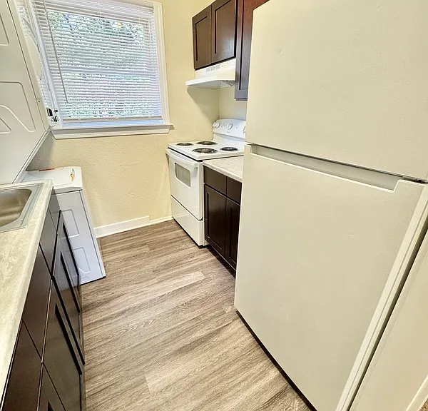 1517 Halifax St — Photo 10