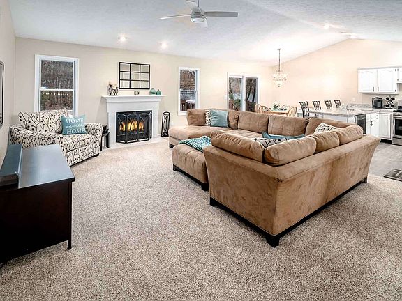 2nd image of 22287 Sandy Hill Ln
