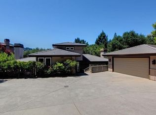 2 Oak View Ter, Orinda, CA 94563