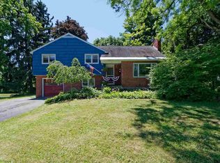 17 Bromley Pl, Glenville, NY 12302