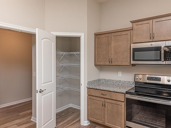 3rd image of 792 Yorkshire Dr #17-304