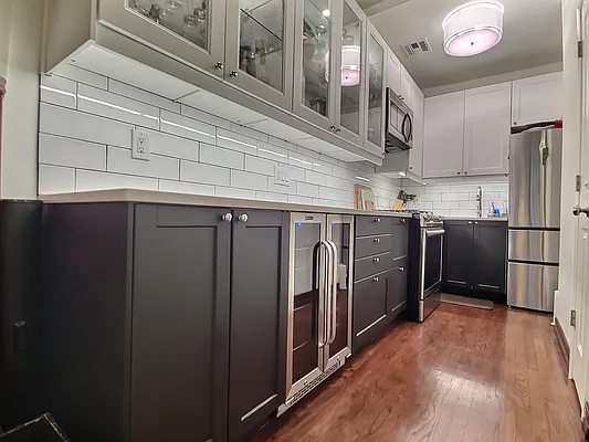 Sold by Real Broker NY LLC | media 8