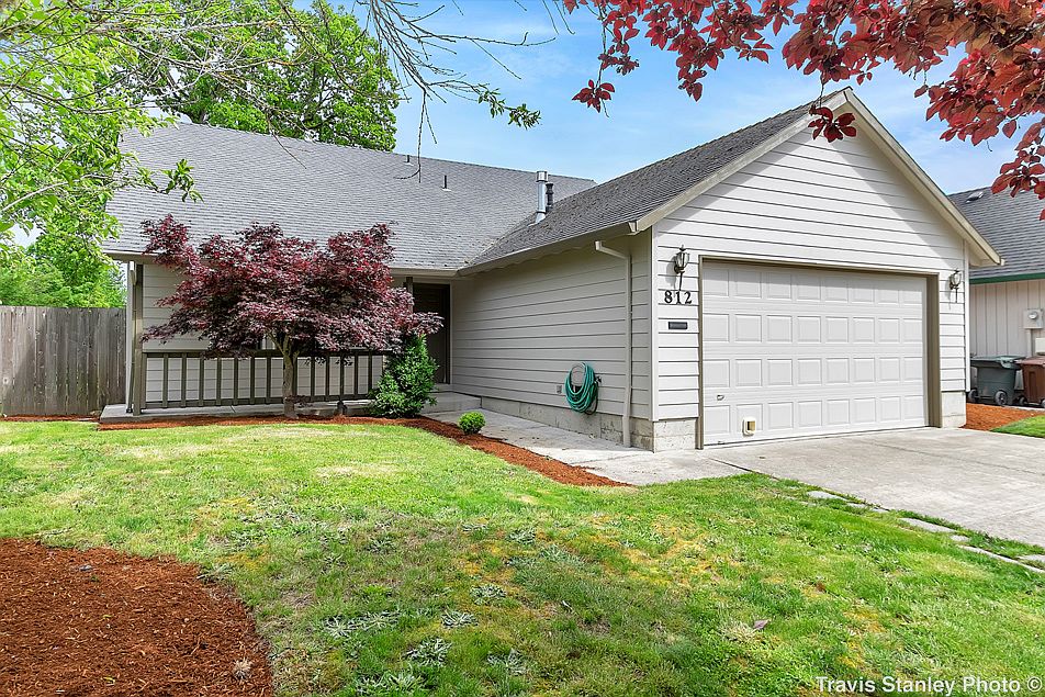 1st image of 812 SE 66th Ave