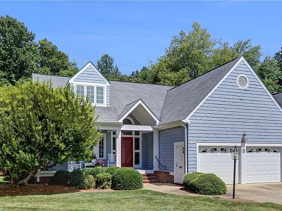 2nd image of 10 Barrington Dr