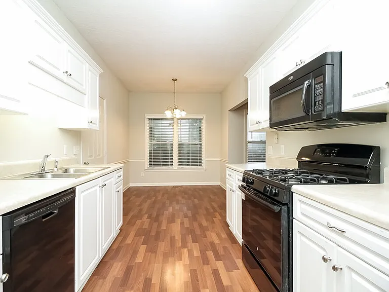 1802 Cascade Ct — Photo 8