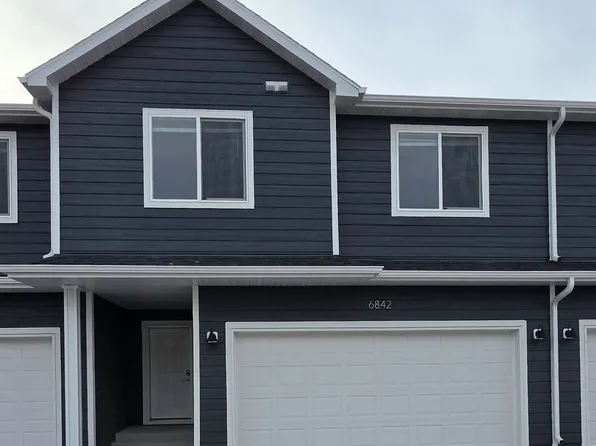 6842 27th St S, Fargo, ND