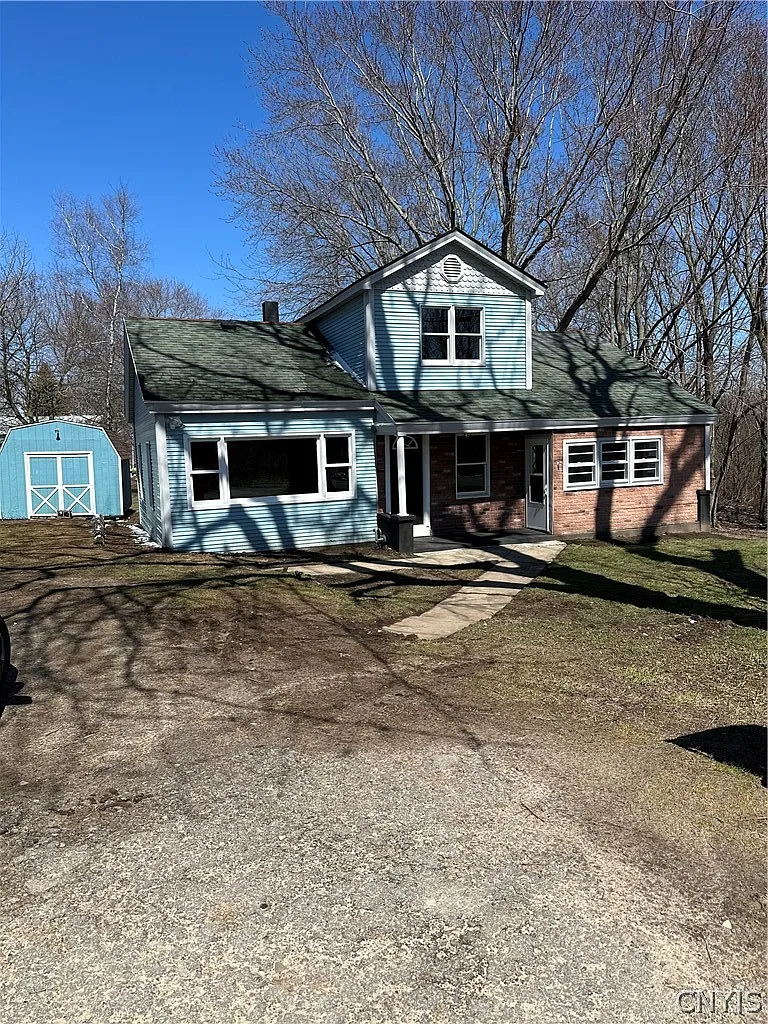 1204 Middle Rd photo 1