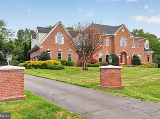 1084 Mill Field Ct, Great Falls, VA 22066