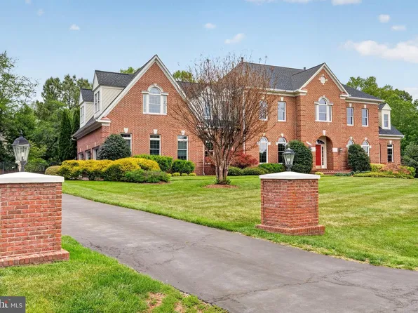 1084 Mill Field Ct, Great Falls, VA 22066