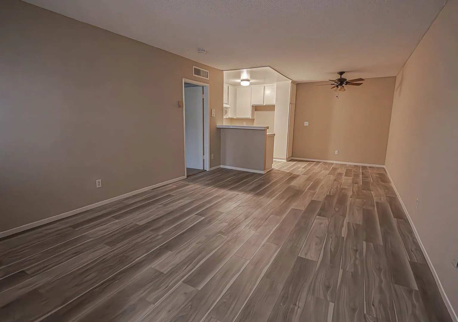 2 Bedroom Condo for Rent in Sherman Oaks! — Photo 3