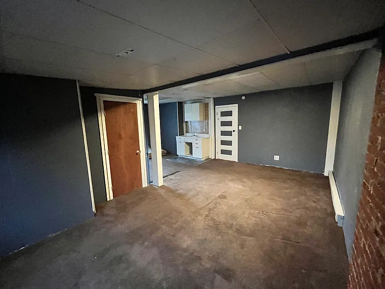 33 W Commerce St — Photo 20