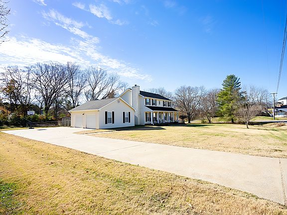 4th image of 1000 Hillshire Dr