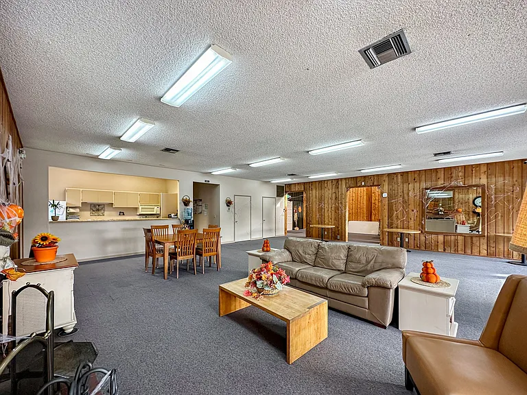 6012 N 15th St #D106 — Photo 35