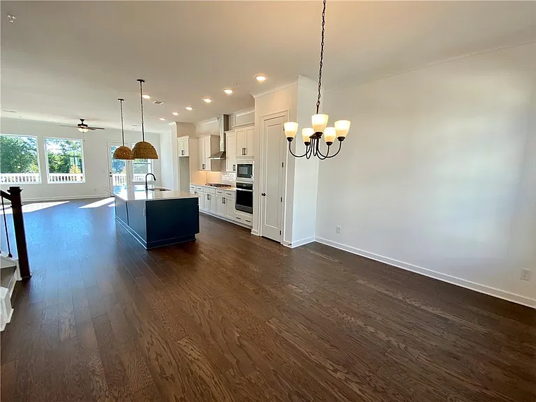 435 Ashbury Dr — Photo 11