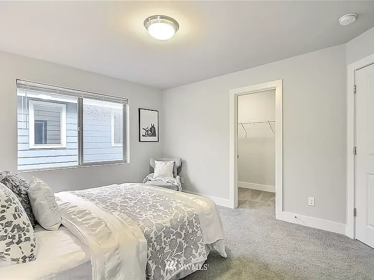 5113 NE 11th Pl — Photo 18