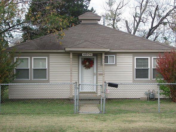 1st image of 4604 S 28th Ave W